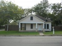 1206 N Ave G, Shiner, TX 77984 
