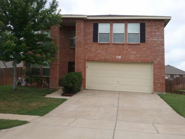 8414 Shining Waters Ln, Arlington, TX 76002 