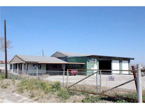 1420 S Commerce ST, Lockhart, TX 78644 