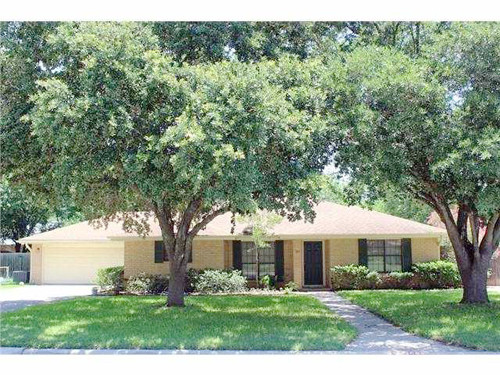 423 Connolly CIR, Lockhart, TX 78644 