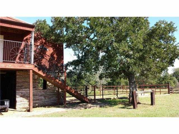 404 Dale Ranch RD, Dale, TX 78616 