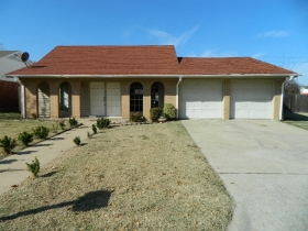1818 Ridgeway Dr, Sherman, TX 75092 