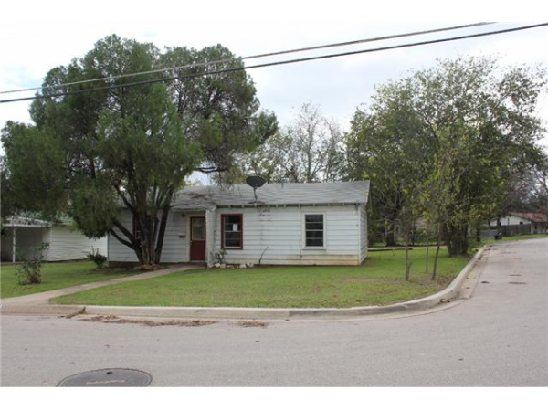 1022 W Avenue E, Belton, TX 76513 