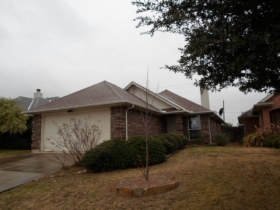 705 Stribling Circle, Azle, TX 76020 