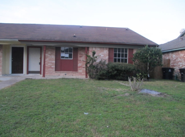 12830 Shannon Hills Dr, Houston, TX 77099 