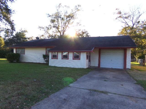 5240 Maddox St, Beaumont, TX 77705 