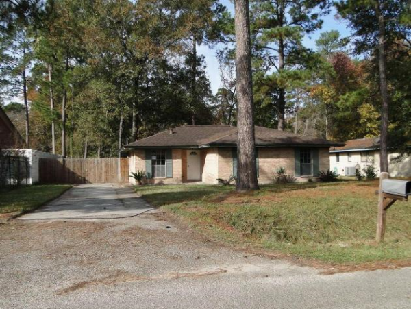 10619 Twin Oak Dr, Conroe, TX 77385 