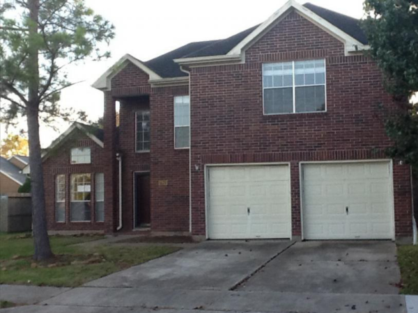 2918 Waterloo Rd, Pearland, TX 77581 