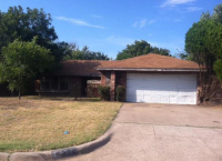 2466 Claremont Dr, Grand Prairie, TX 75052 
