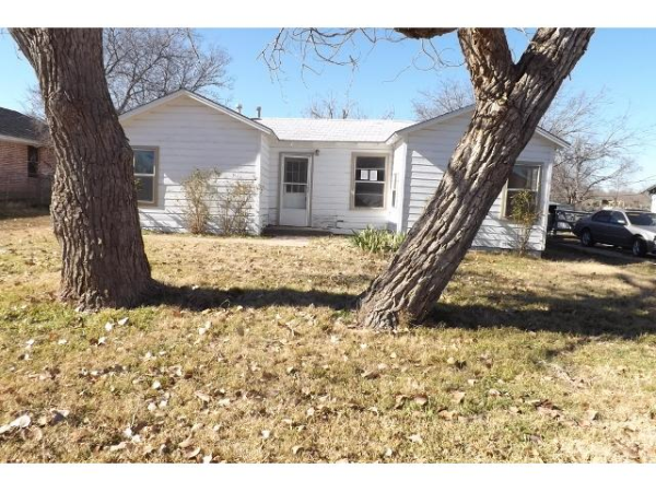 929 Renfro Dr, White Settlement, TX 76108 