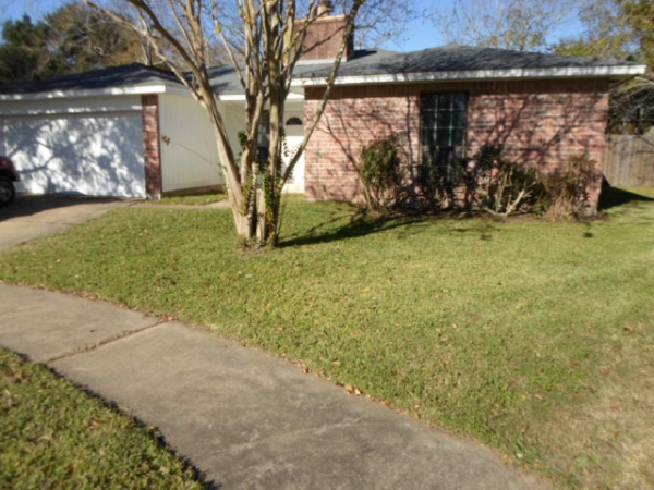 11 Lobo Ct, Angleton, TX 77515 
