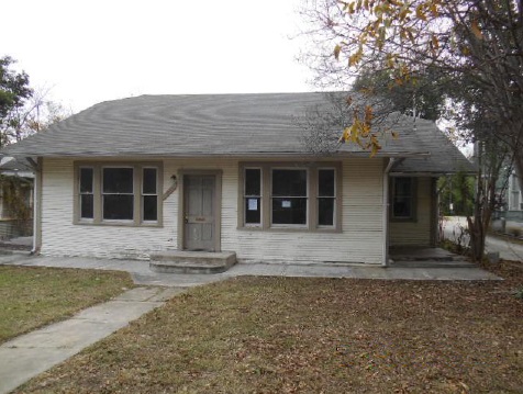 1024 W Russell Pl, San Antonio, TX 78212 