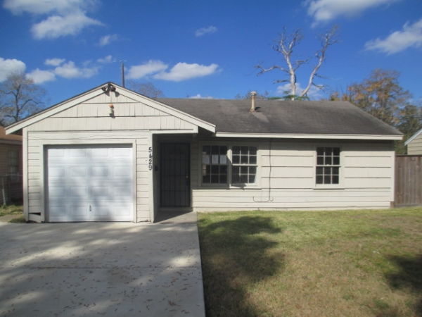 5429 Chennault Road, Houston, TX 77033 