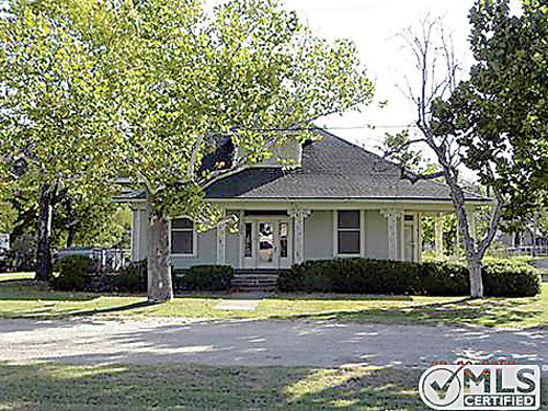 202 Church Street, Lone Oak, TX 75453 