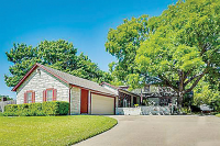 919 Hunters Creek Drive, Desoto, TX 75115 