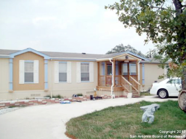 400 Avery Circle, Poteet, TX 78065 