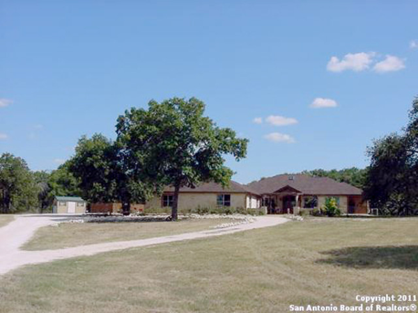 6278 County Rd 307, La Vernia, TX 78121 