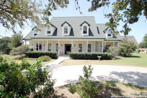 529 Lake Valley Dr, La Vernia, TX 78121 