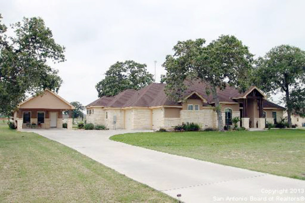 152 Vintage Ranch Circle, La Vernia, TX 78121 