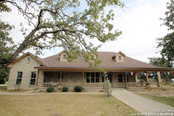 108 Fox Wood, La Vernia, TX 78121 