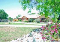 2416 US Hwy 87 W, Stockdale, TX 78160 