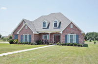 425 Lakeview, Sealy, TX 77474 