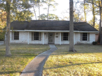 3005 Woodland Dr, Dickinson, TX 77539 