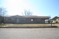 1302 East Wallace St., Llano, TX 78643 