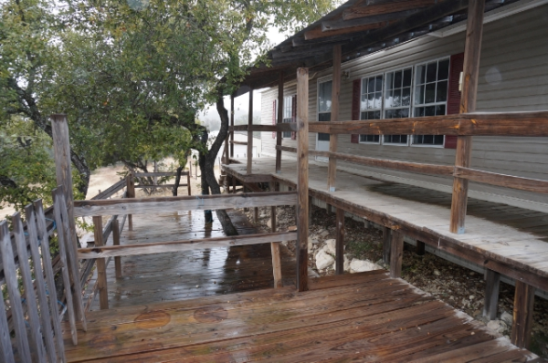 868 Pipe Springs Dr, Lakehills, TX 78063 