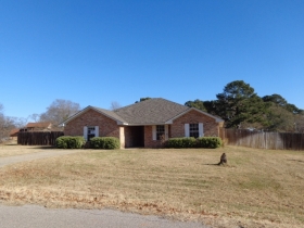 2221 Royal Drive West, Chandler, TX 75758 
