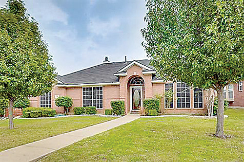 1136 Essex Drive, Cedar Hill, TX 75104 