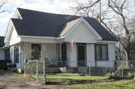 207 N Monroe, Kaufman, TX 75142 