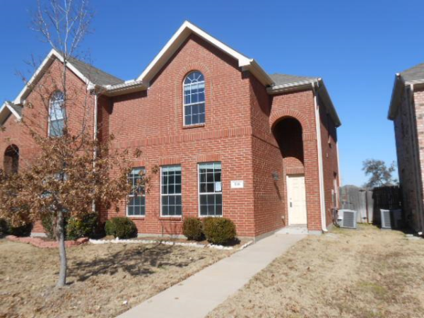 916 Jamie Dr, Grand Prairie, TX 75052 