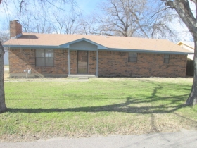305 S Union St, Whitesboro, TX 76273 