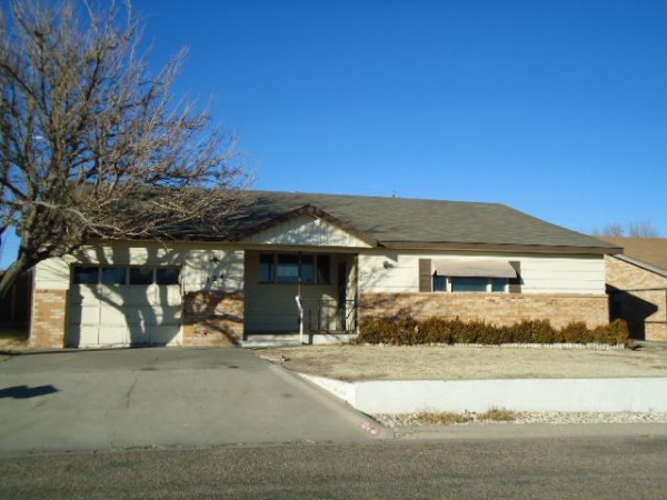 124 Pinon St, Borger, TX 79007 