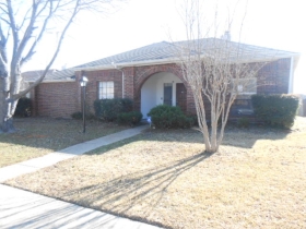 4910 Crestpoint Ln, Garland, TX 75043 