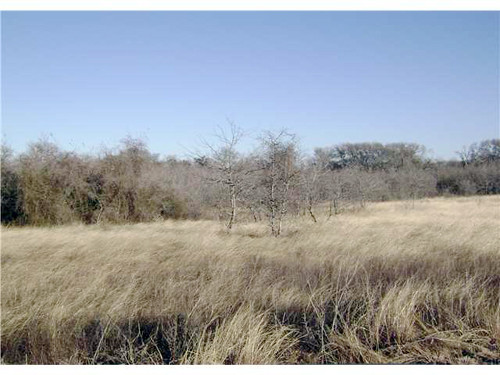 621 Callihan RD, Luling, TX 78648 