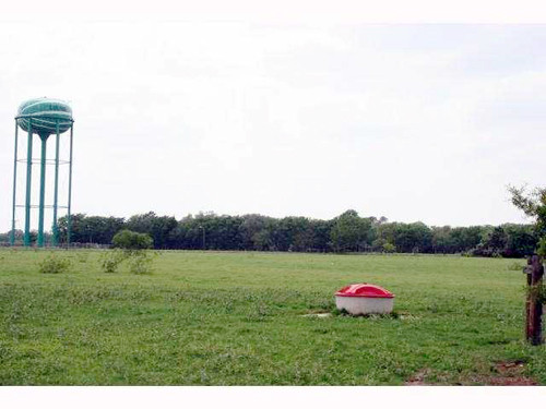 20 Maple ST, Luling, TX 78648 