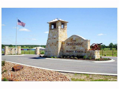 0 Flash Drive, Luling, TX 78648 