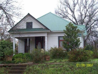 517 N Blanco ST, Lockhart, TX 78644 