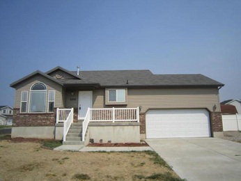 2252 N 2225 West, Clinton, UT 84015 