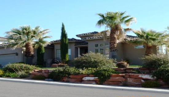 1096 West Los Altos Circle, Washington, UT 84780 