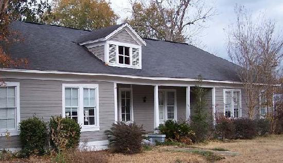 205 Cedar Avenue, Richton, MS 39476 