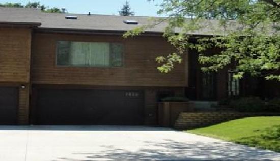 1212 Oak Drive, Montevideo, MN 56265 