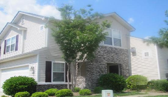 9445 Meadowmont View Drive, Charlotte, NC 28269 