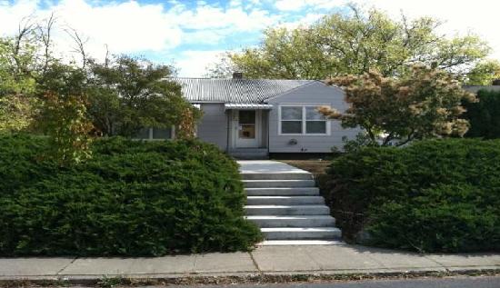 5204 North Oak Street, Spokane, WA 99205 