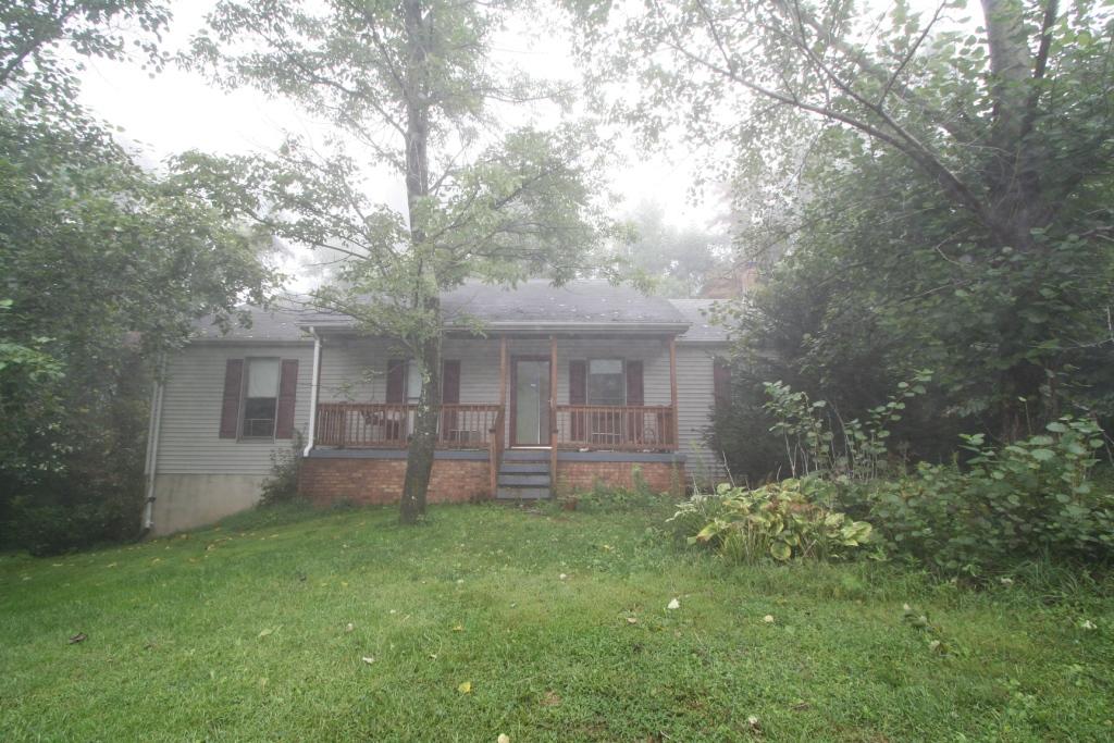 1103 SUMMIT PT RD, FRONT ROYAL, VA 22630 