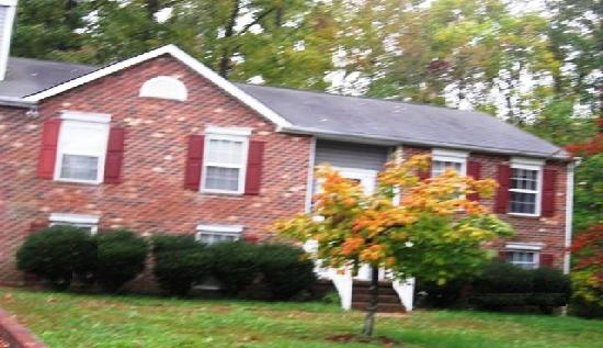 3201 Hunters Run Court, Henrico, VA 23273 