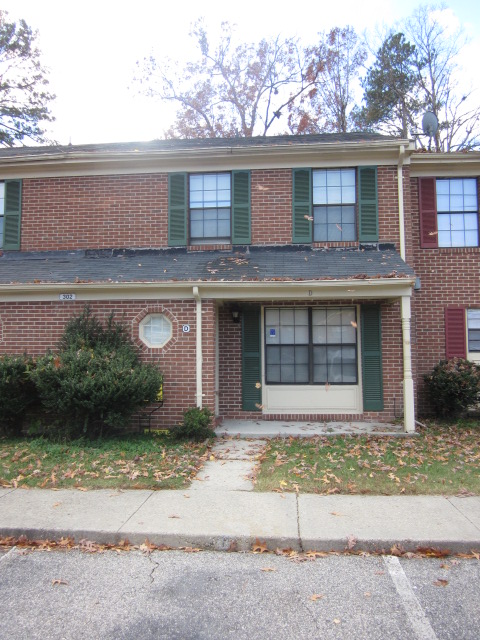 302  CIRCUIT LN D, NEWPORT NEWS, VA 23608 