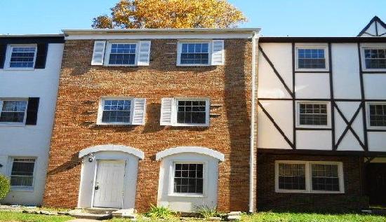 14821 Hoxton Sq, Centreville, VA 20120 